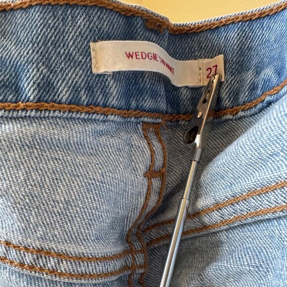 Levi’s 501 Straight Leg Jeans – Style 34964-0045 – Hemmed – Size 27 – LIGHT WASH - Picture 8 of 16